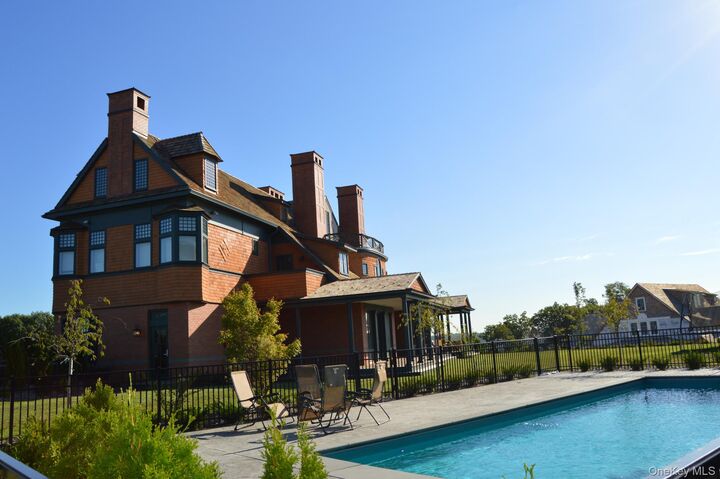 Property Photo: 5041 Goodridge Avenue NY 10471