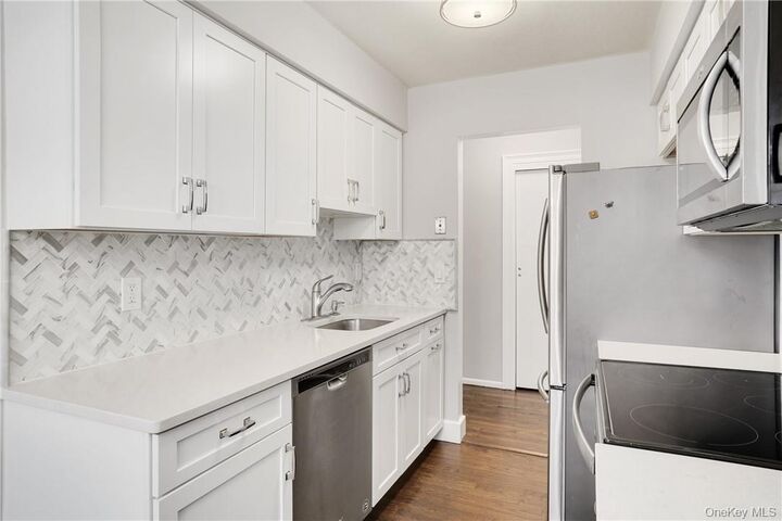 Property Photo:  114 Nottingham Road H  NY 10507 