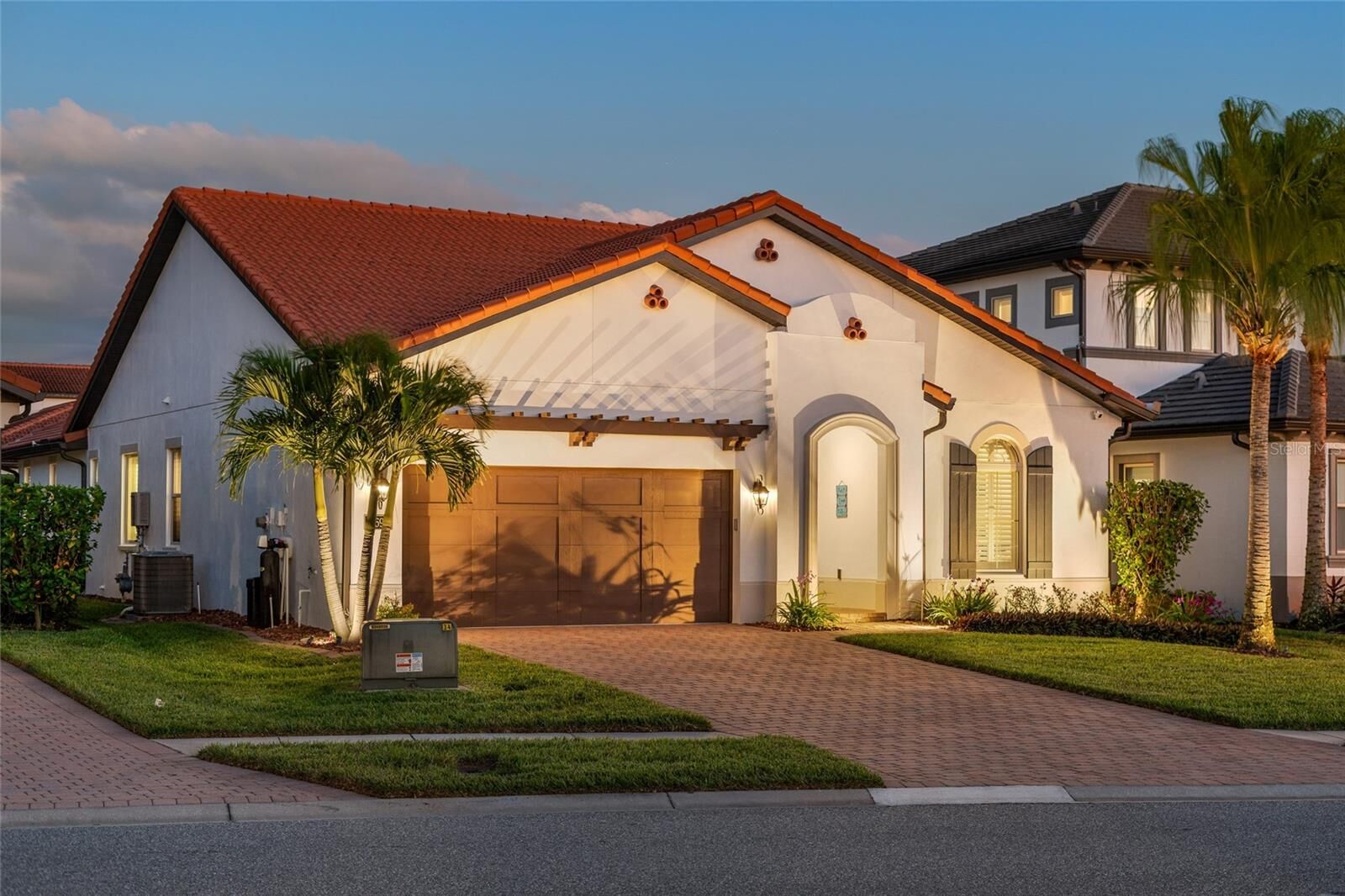 Property Photo:  10692 Royal Cypress Way  FL 32836 