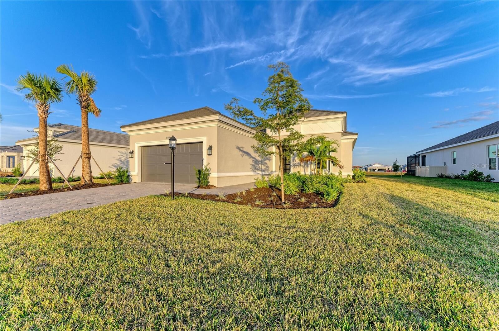 Property Photo: 3303 Vicenza Ct FL 34211