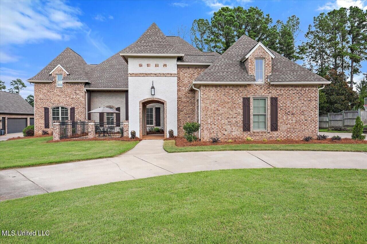 Property Photo:  213 Ironwood Plantation Boulevard  MS 39110 