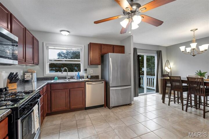 Property Photo: 225 Vistaoak Court MO 63021