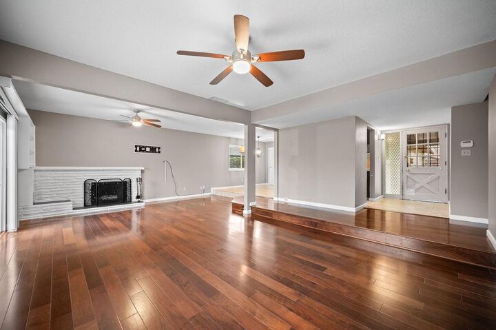 Property Photo: 116 Waterglen Circle CA 95826