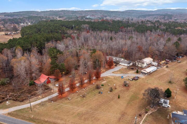 Property Photo: 1590 Tabor Cutoff AL 35904