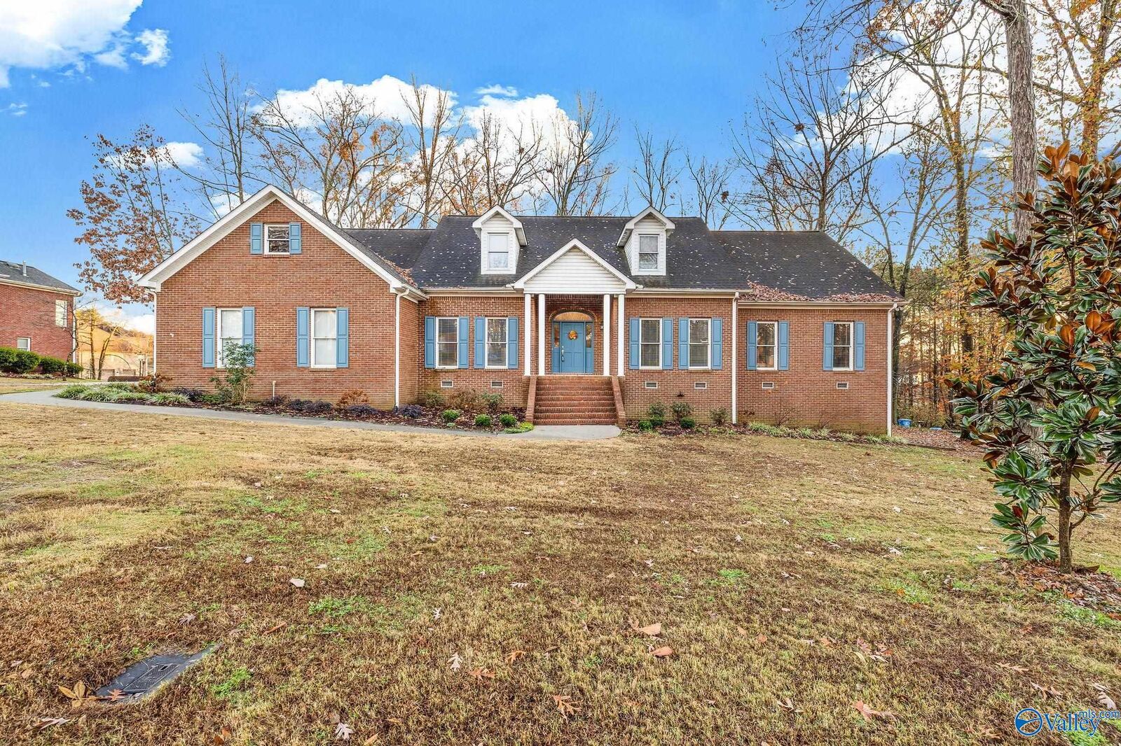 Property Photo: 1504 Magnolia Drive NW AL 35640
