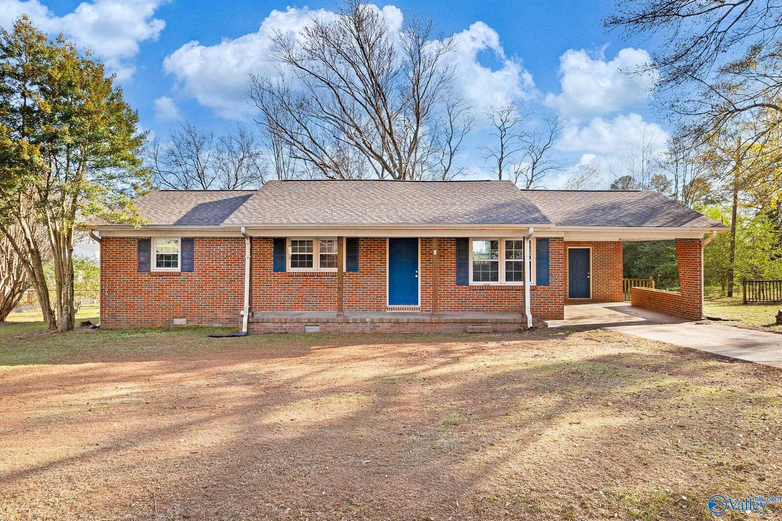 Property Photo: 604 Douglas Drive NW AL 35640