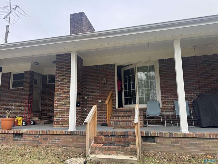 Property Photo:  239 NW Hampton Road NW  AL 35640 