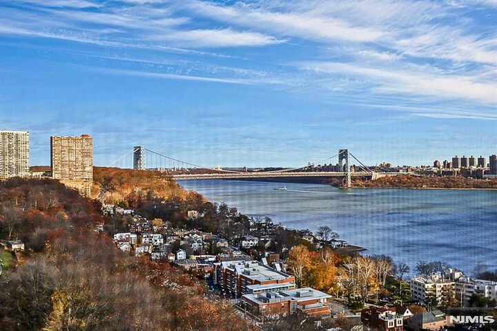 Property Photo: 5 Horizon #907 NJ 07024