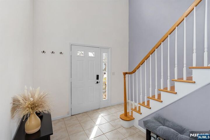 Property Photo:  14 Druid Lane  NJ 07419 