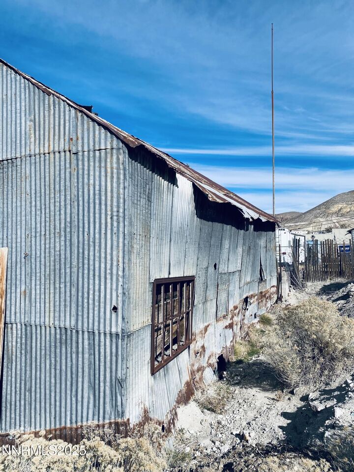 Property Photo:  237 N Summit Street  NV 89049 