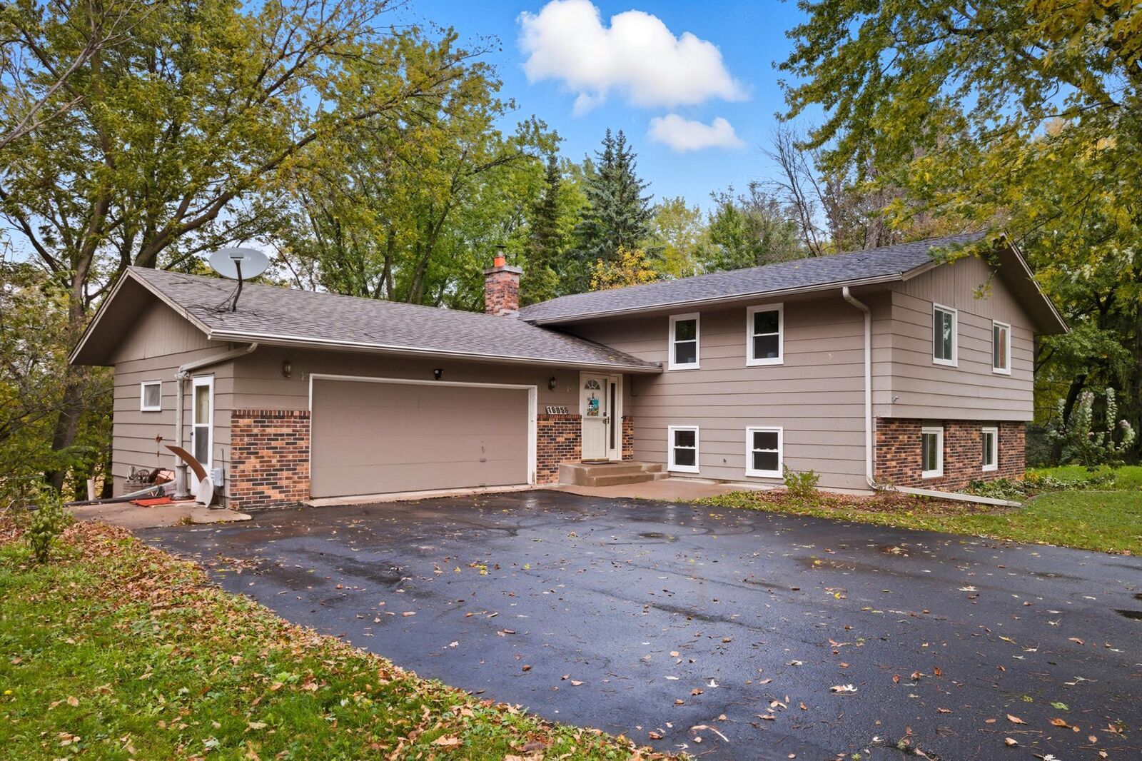Property Photo: 16056 Creekwood Road MN 55372