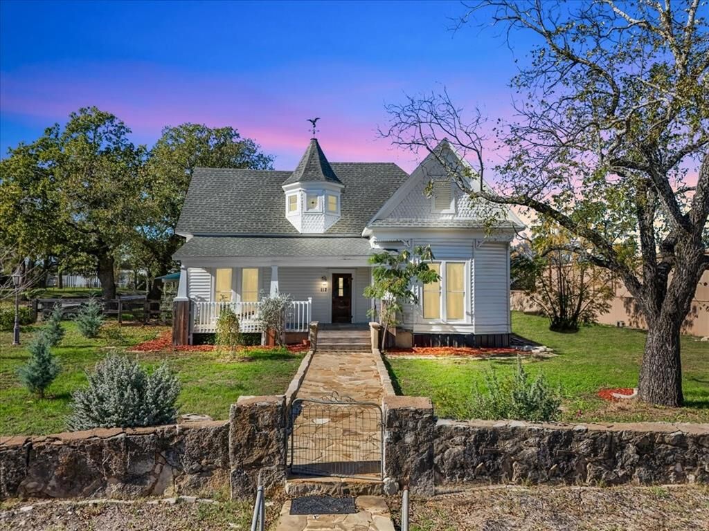 Photo de la propriété: 112 S Evans Street TX 76023