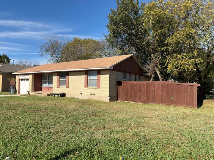 Property Photo:  3401 Ruby Drive  TX 75150 