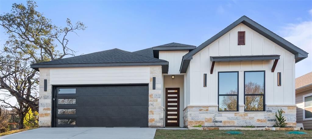 Property Photo:  3632 Arrowhead Circle  TX 76048 