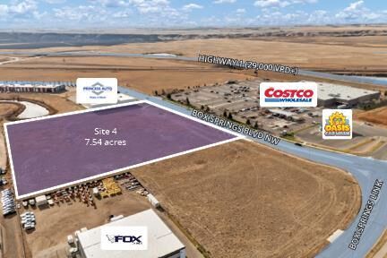 Property Photo: 2377 Box Springs Boulevard NW 4 AB T1C 0C8