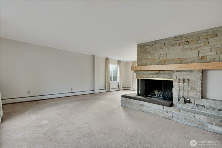 Property Photo: 906 5th Street NE WA 98002