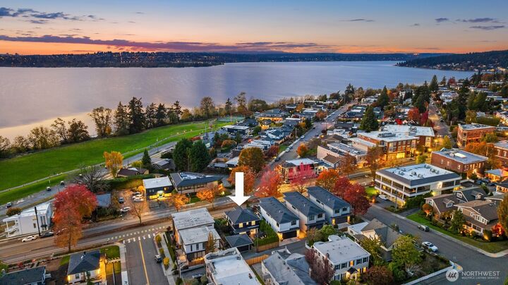 Property Photo:  506  Market Street  WA 98033 