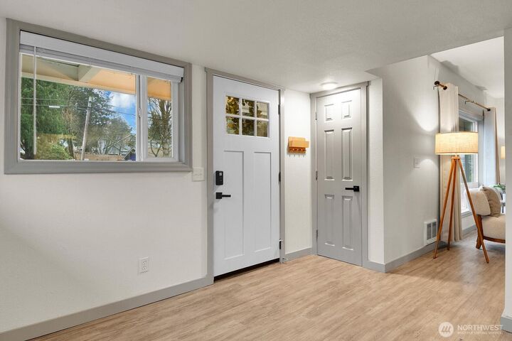 Property Photo: 1021 Walnut Street WA 98020