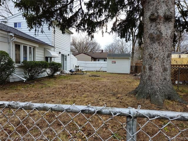 Property Photo:  2829 Batavia Court  MI 48186 