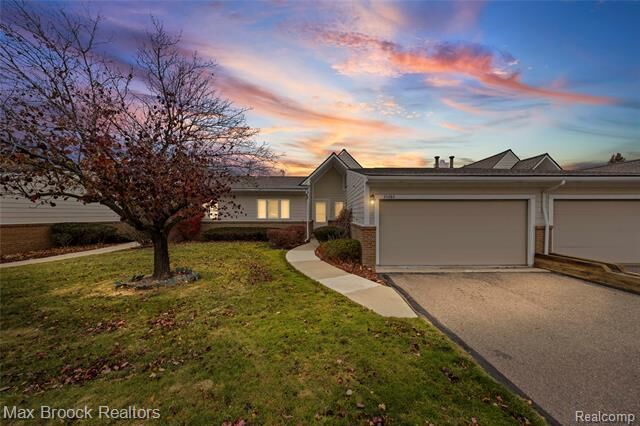 Property Photo:  35282 Meadow Lane  MI 48335 