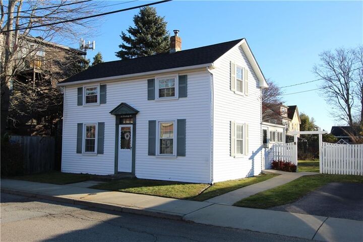 26 Freebody Street  Newport RI 02840 photo