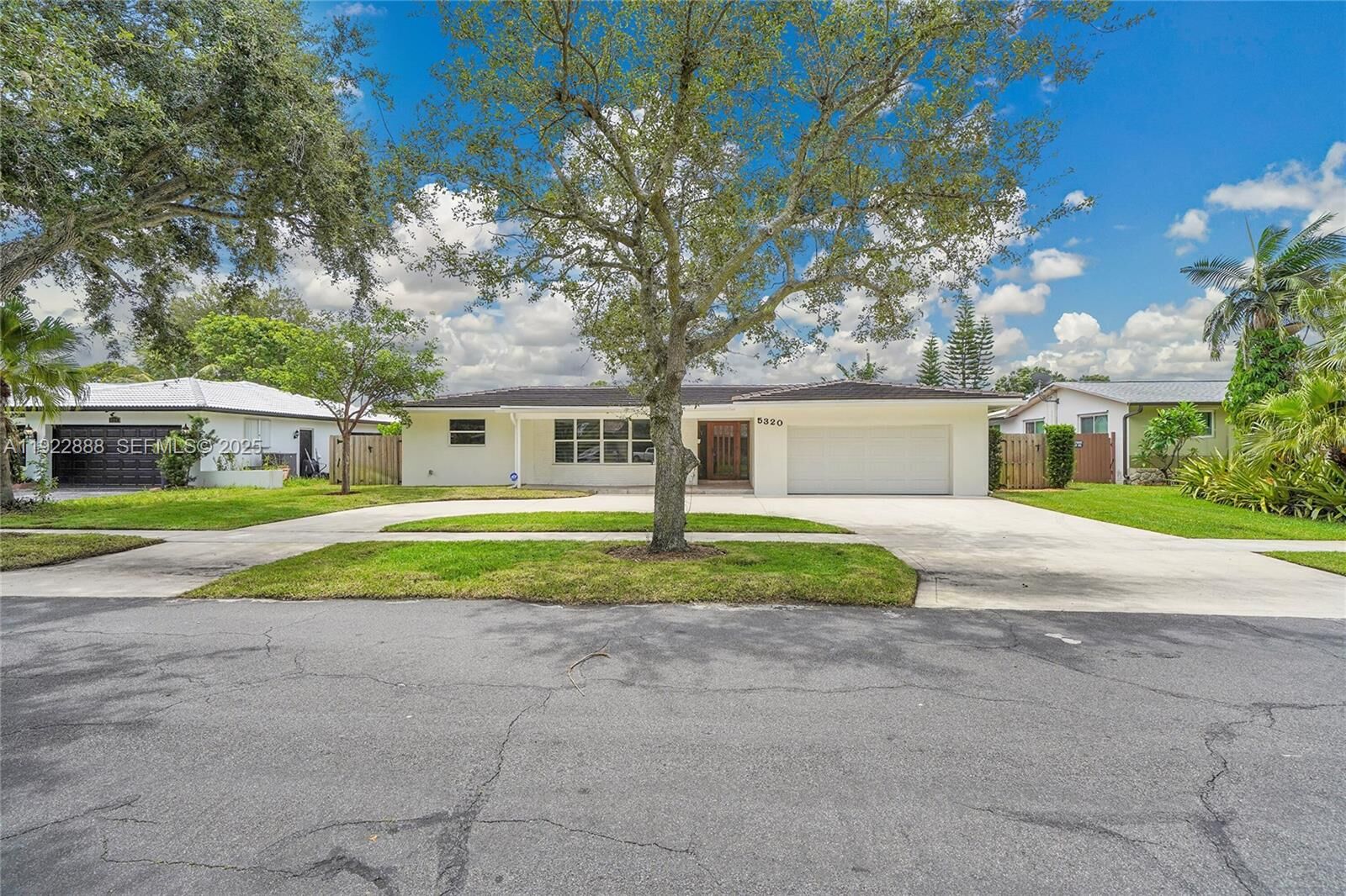 Property Photo: 5320 SW 8th St FL 33317