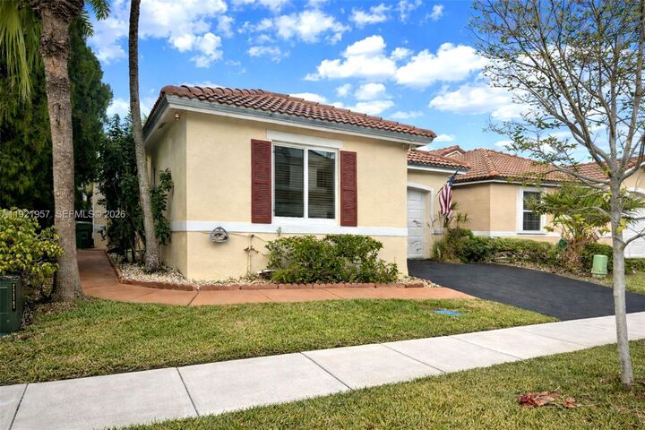 Property Photo: 17253 NW 6th Ct FL 33029