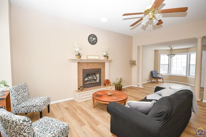 Property Photo: 5619 SW 35th St KS 66614