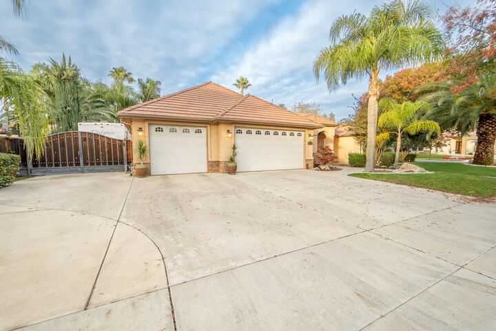 Property Photo: 4608 W Addisyn Court CA 93291