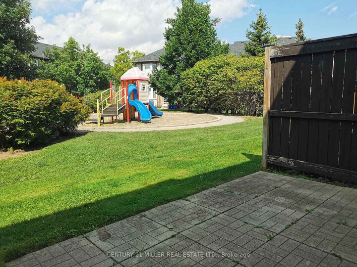Property Photo:  4600 Kimbermount Avenue 40  ON L5M 6Z5 