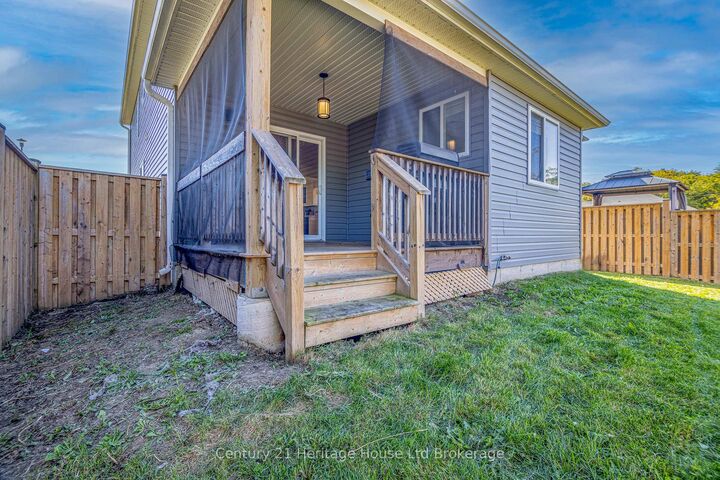 Property Photo: 6 Sandy Court ON N4G 0H6