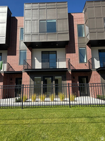 Property Photo: 598 E Betsey Cv S 19 UT 84107