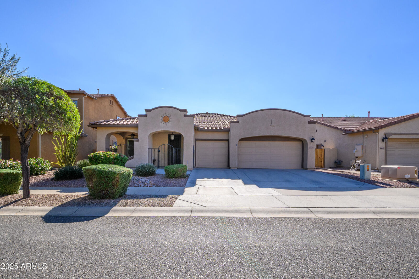Property Photo:  16035 W Clinton Street  AZ 85379 