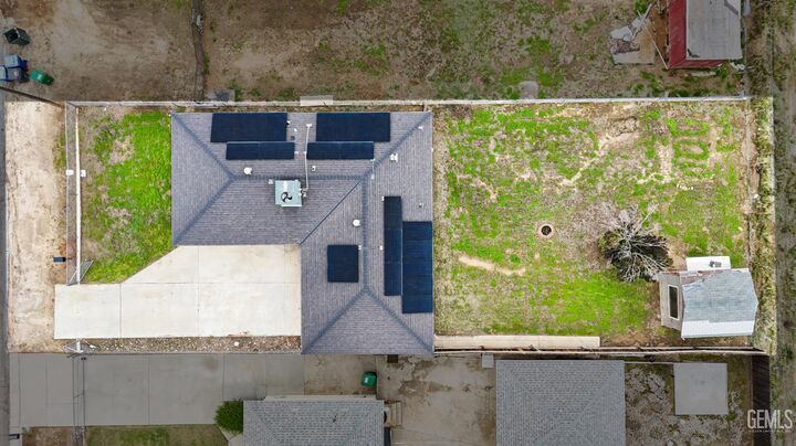 Property Photo:  1729 Melody Lane  CA 93308 