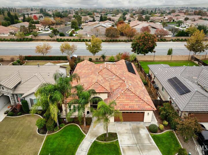 Property Photo:  10225 Azimuth St  CA 93306 