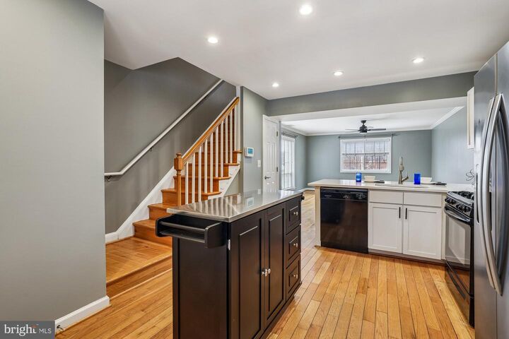 Property Photo:  1435 N Van Dorn Street C  VA 22304 