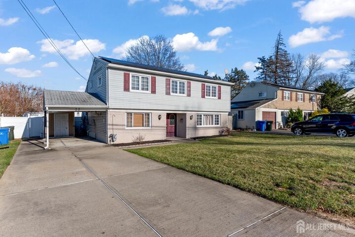 Property Photo:  22 Sycamore Drive  NJ 08857 