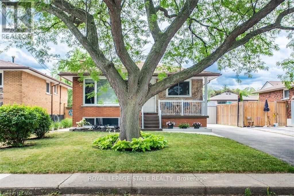 Property Photo:  47 Atwater Crescent  ON L9C 2E8 