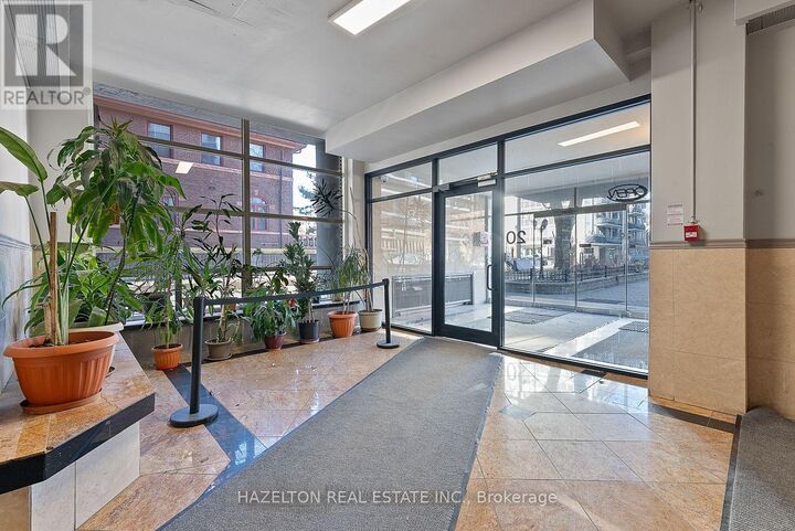 Property Photo:  206 St George Street 403  ON M5R 2N6 