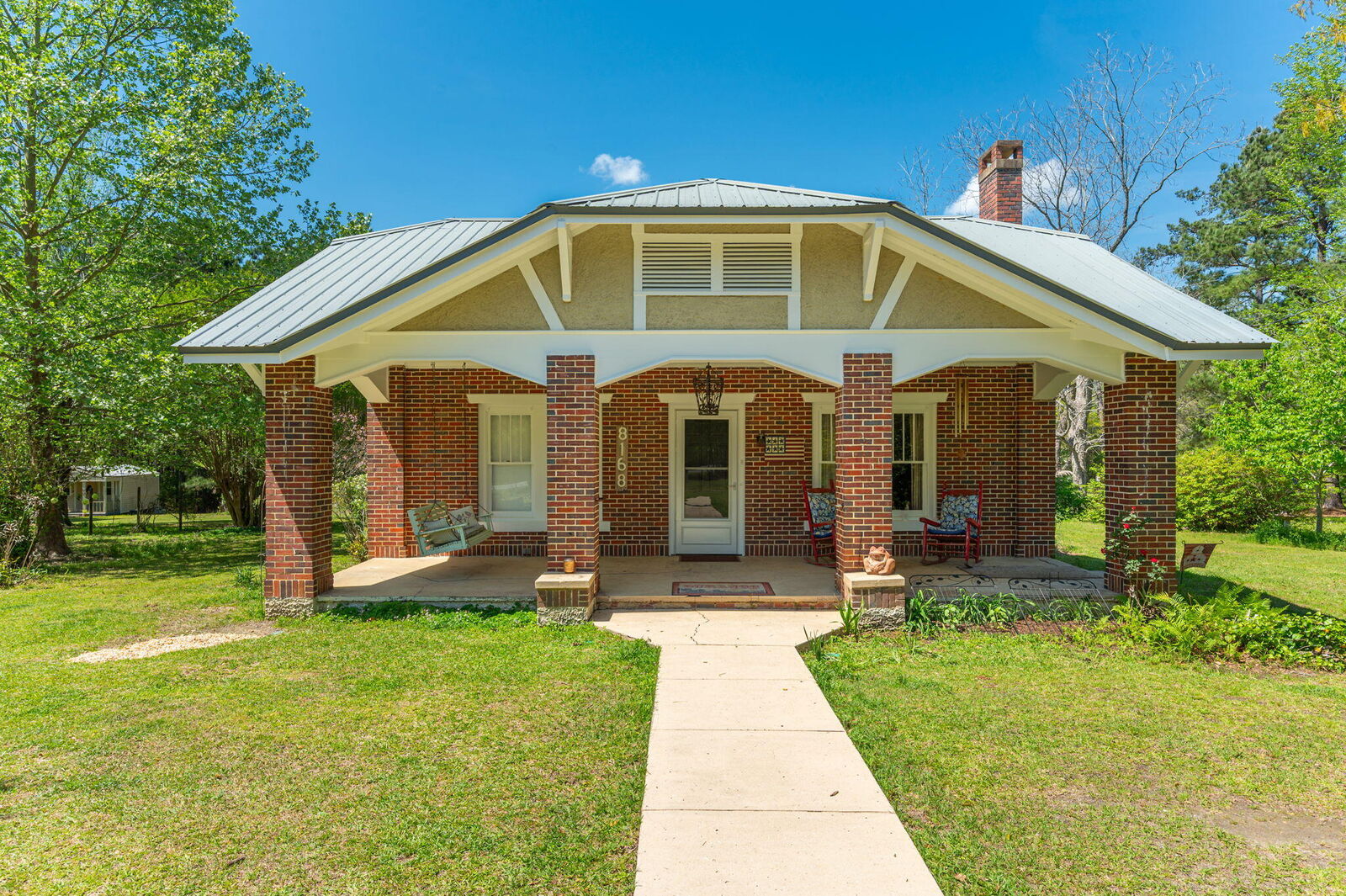 Property Photo: 8168 N Hwy 85 FL 32567