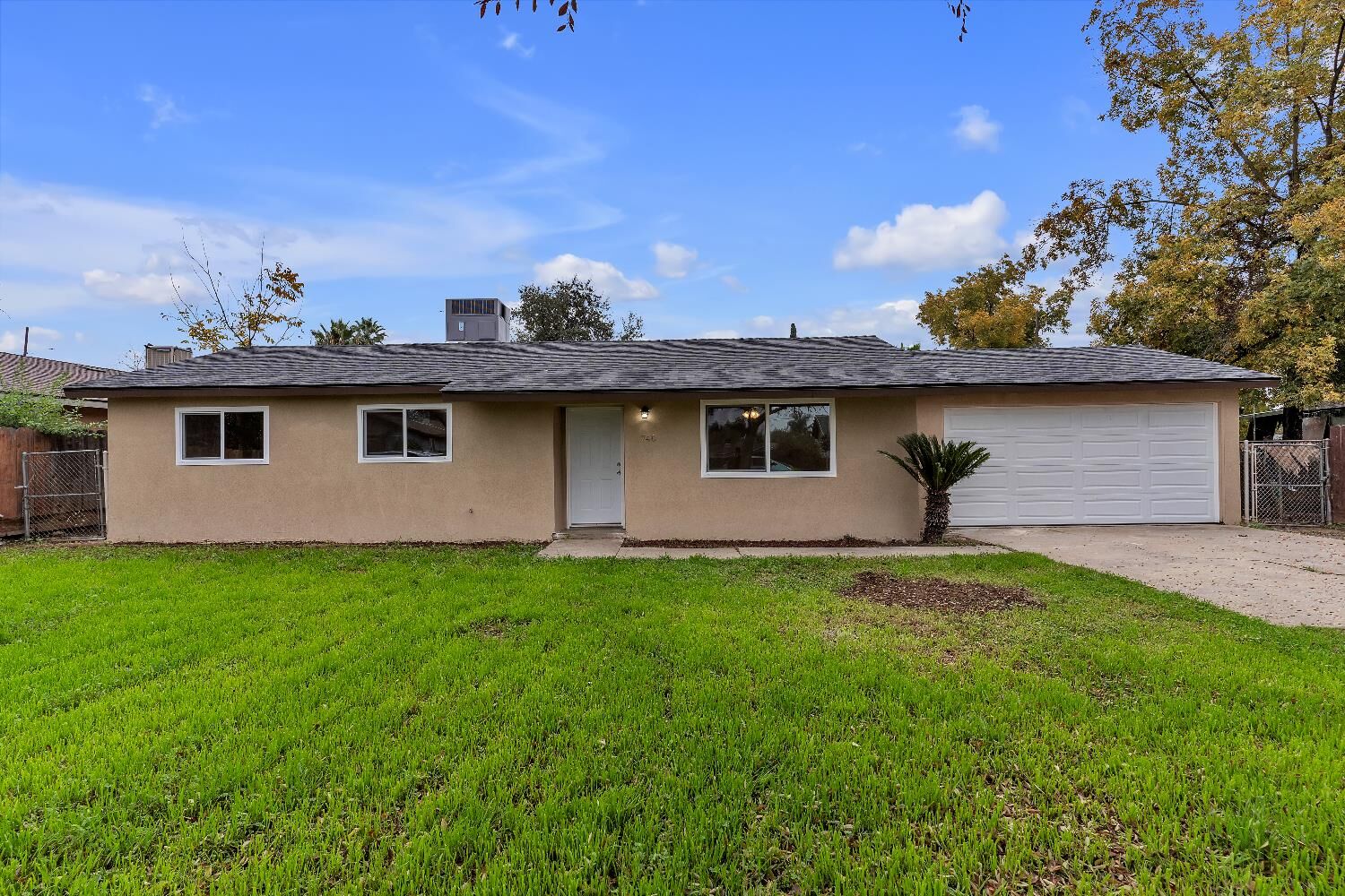 Property Photo:  740 10th Street  CA 93646 