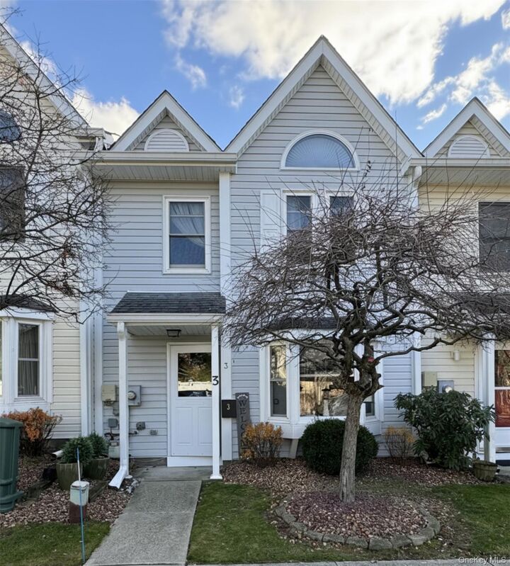3 Mews Court  Fishkill NY 12524 photo