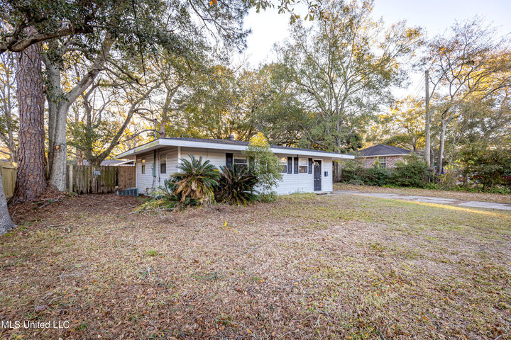Property Photo: 2314 14th Street MS 39567