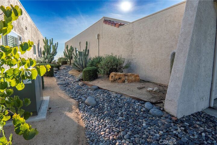 Property Photo:  880 W Highpoint  CA 91711 