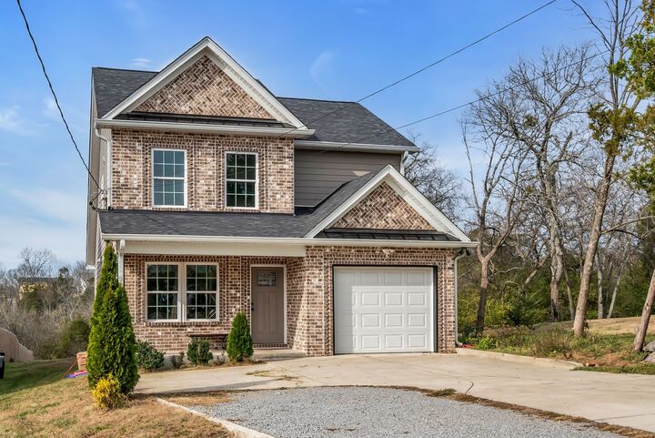 Property Photo: 412 Larkin Springs Rd TN 37115