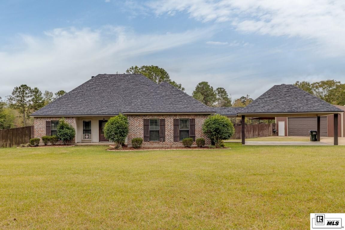 Property Photo: 945 Highway 3033 LA 71292