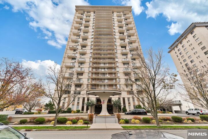 Property Photo: 160 Overlook Avenue 20D NJ 07601