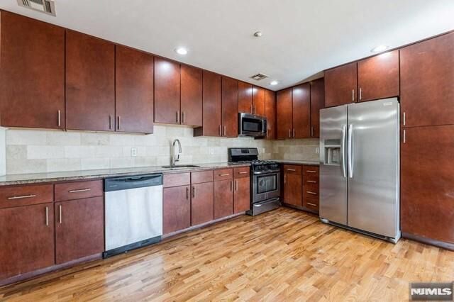 Property Photo:  17 Meadow Road 401  NJ 07070 