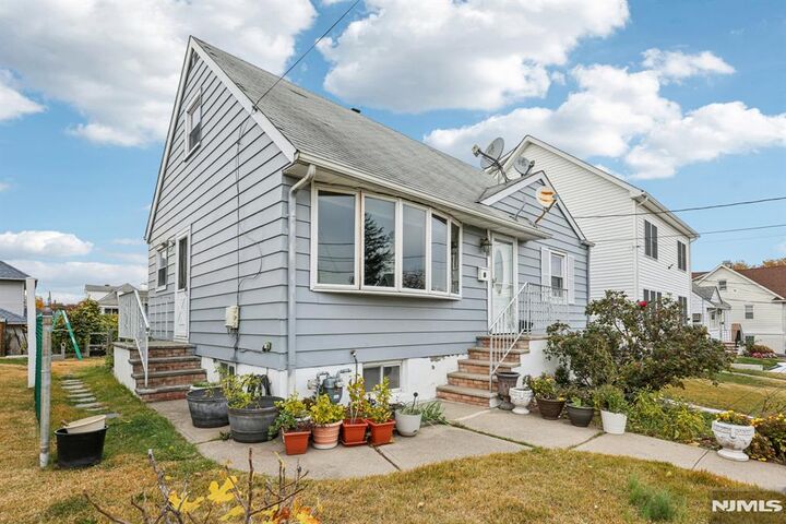 Property Photo:  18 Scher Place  NJ 07055 