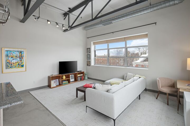 Property Photo: 111 E Franklin Avenue 316 MN 55404